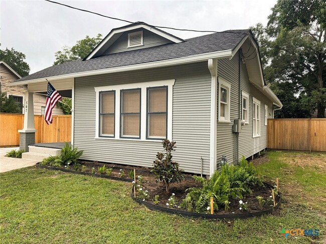 Photo - 507 W Brazos St