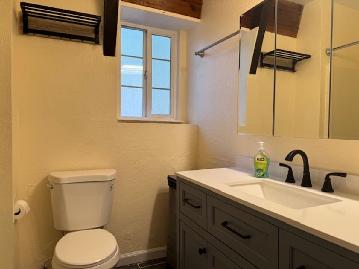 Photo - Recently Updated 2 bedroom 1 bath home