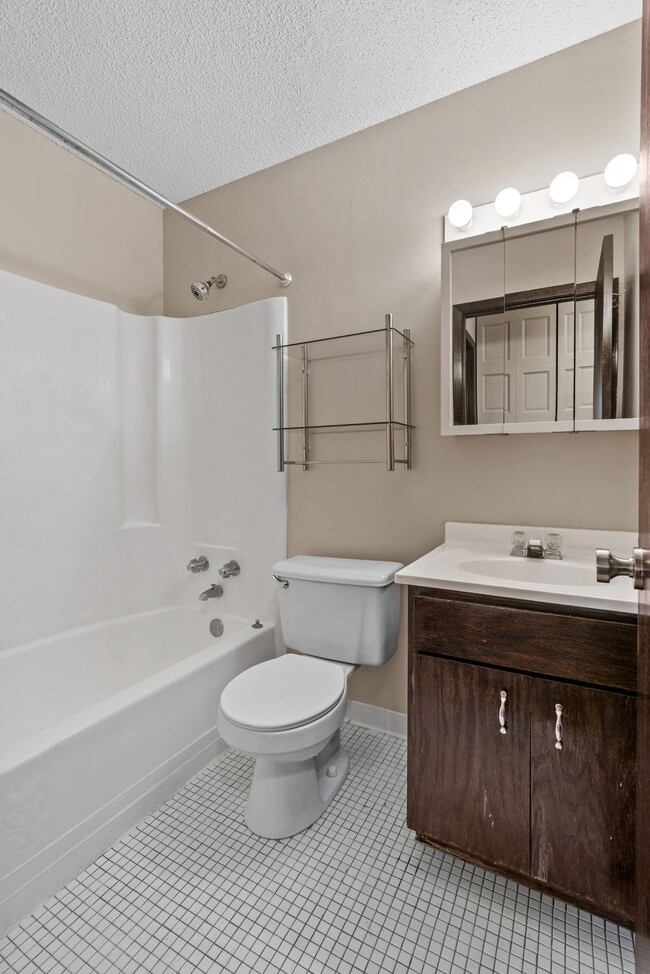 Photo - Griffin Court Apartments