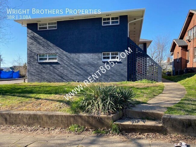 Building Photo - 1705 Laurel Ave Unit 1