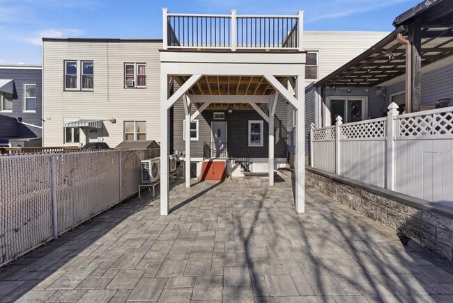 Photo - 821 18th St Unit Apt 1