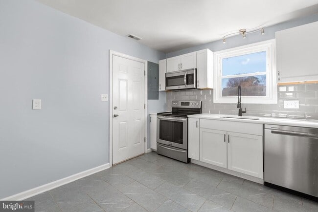 Photo - 1503 Dixon St