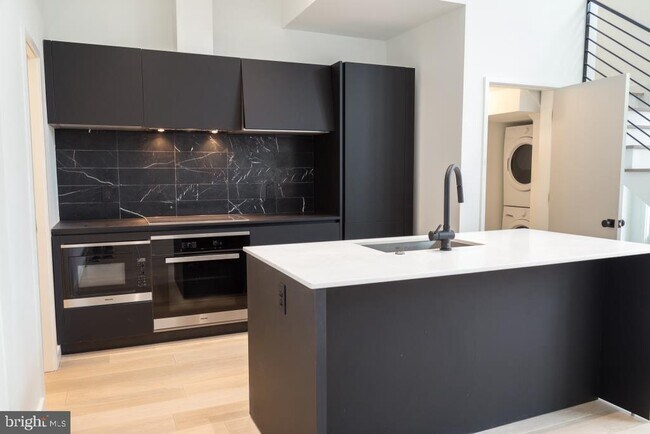 Photo - 1443 Euclid St NW Unit 8