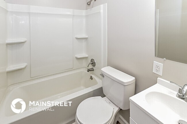 Photo - 563 Sandridge St