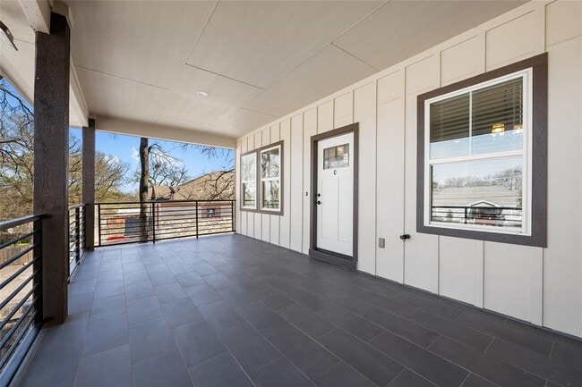 Photo - 15407 Armstrong Ave