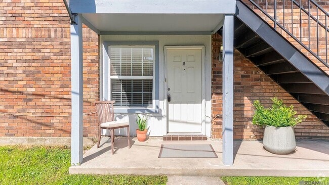 Building Photo - 1066 Manson Dr Unit Apt B
