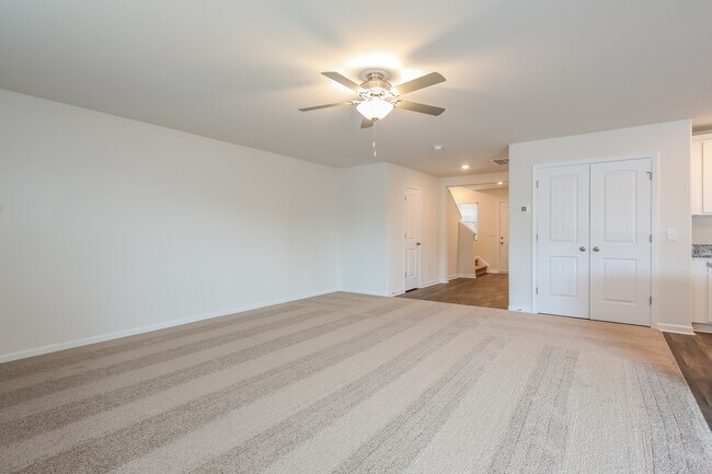 Photo - 2123 Southlea Dr