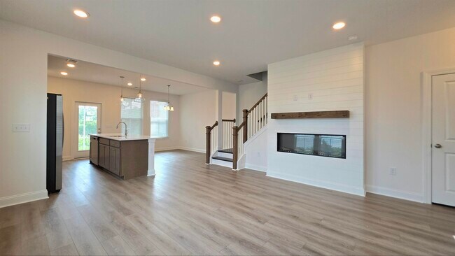 Photo - 670 Bolder Way