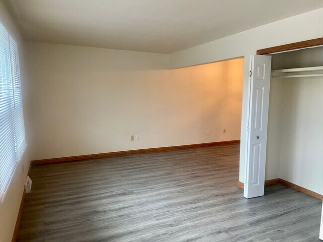 Photo - 2904-2910 Tamarack Drive Unit 2906