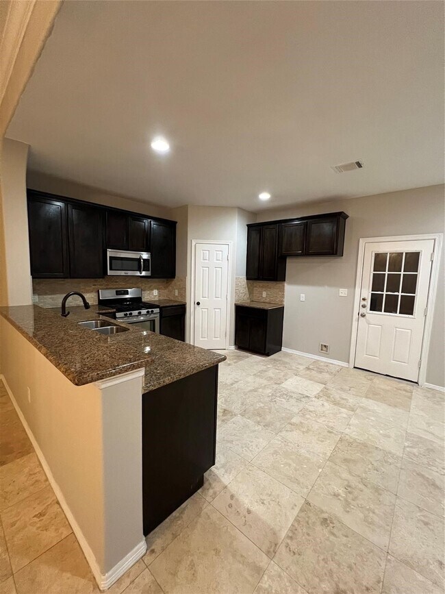 Photo - 18331 Hillingdon Ln