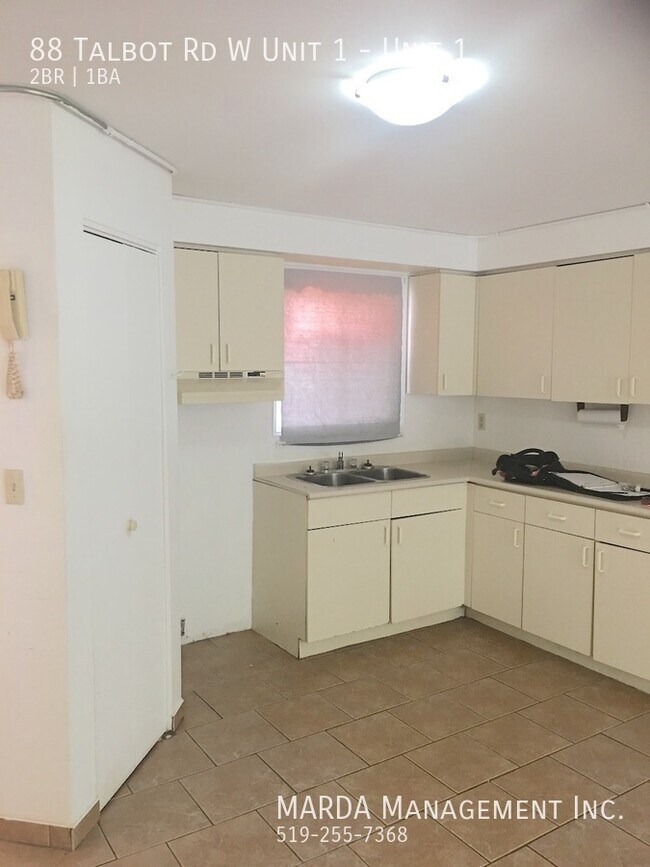Photo - COZY 2 BED/1 BATH APT IN WHEATLEY + HYDRO & WATER Unité 1