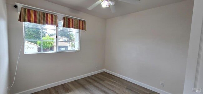 Photo - 112 Spinnaker Ct