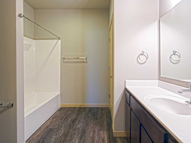 Photo - 2317 Parmenter St