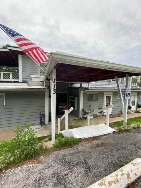 Building Photo - 113 Lucia Ln Unit 8