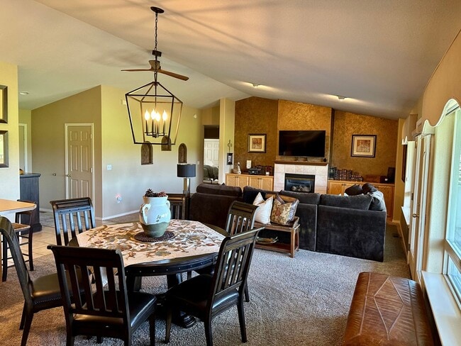 Photo - 3bdrm, 2bath Harbor Isles Golf Course Condo with deck