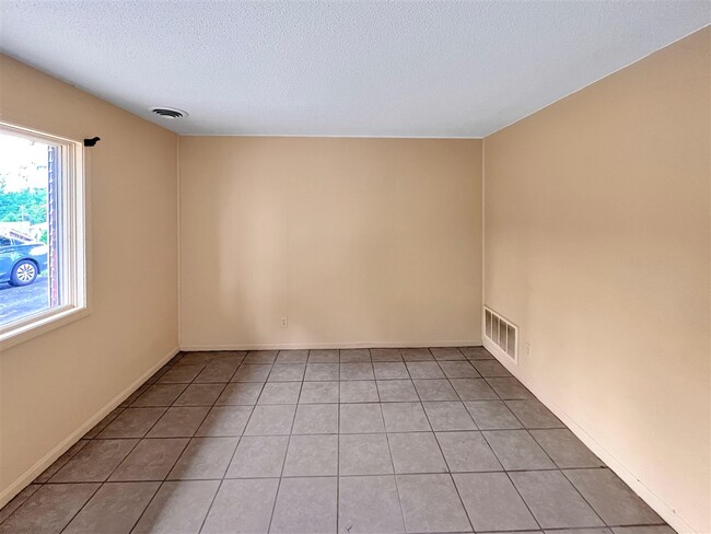 Photo - 1036-1033 Ellen Dr