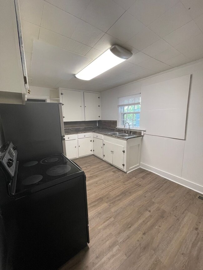 Photo - 2 Bedroom, 1 Bath House in Columbia!