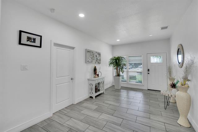 Photo - 206 E Chico Dr