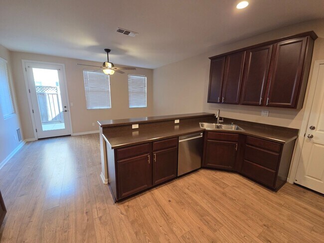 Photo - Gorgous 3 Bedroom 2/5 Bath home in HOA