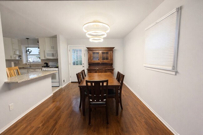 Photo - 2775 Morris Ave Unidad 1