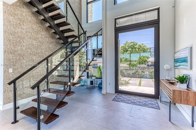 Photo - 2817 NE 35th St