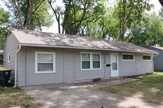 Building Photo - 11309 Corrington Ave Rental