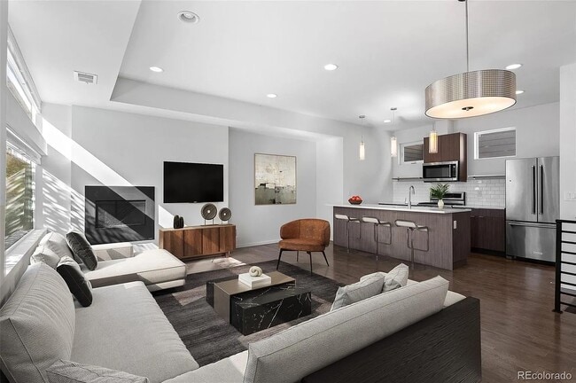 Building Photo - 1238 Quitman St Unit 4