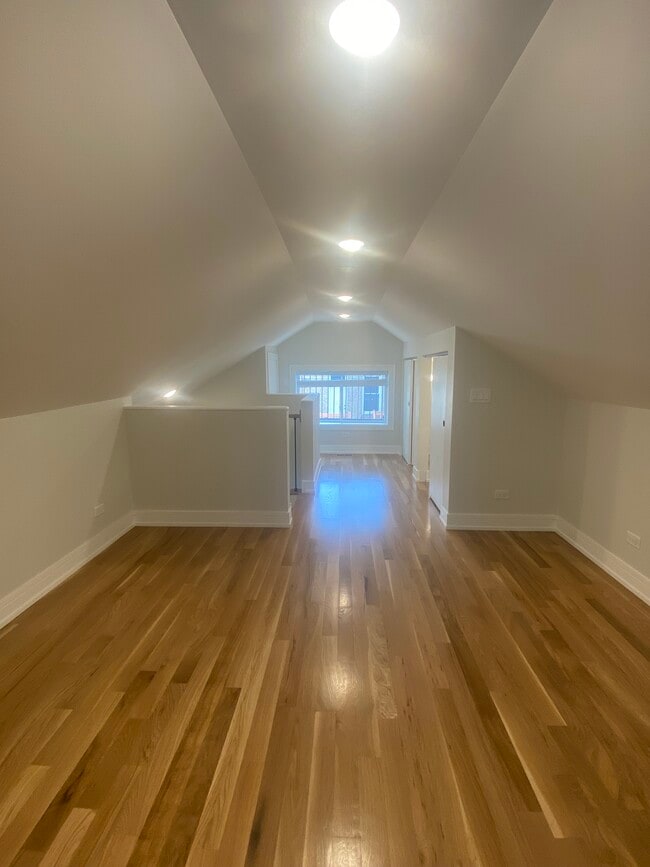 Photo - 858 N Paulina St