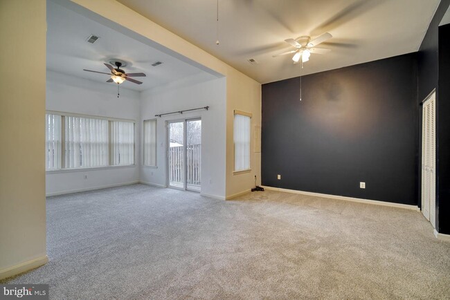 Bedroom & Livingroom - 11598 Tolson Plz