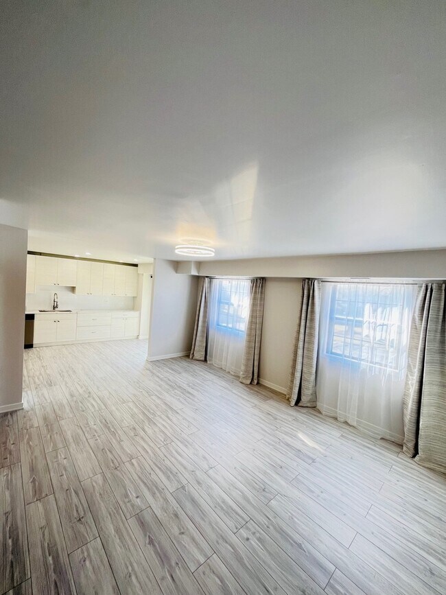 Photo - 1486 W Jefferson Ave Unit 1486JB
