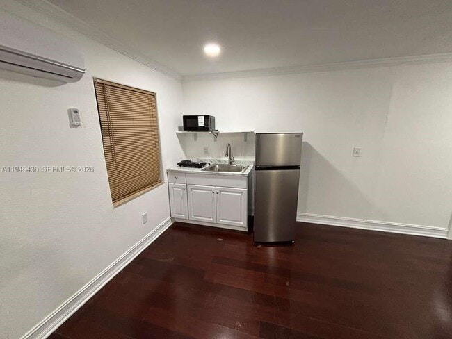 Photo - 645 NW 7th Ave Unit 1