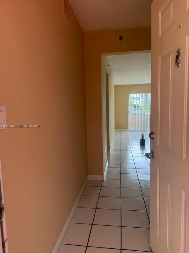 Photo - 600 NW 32nd Pl Unit 105
