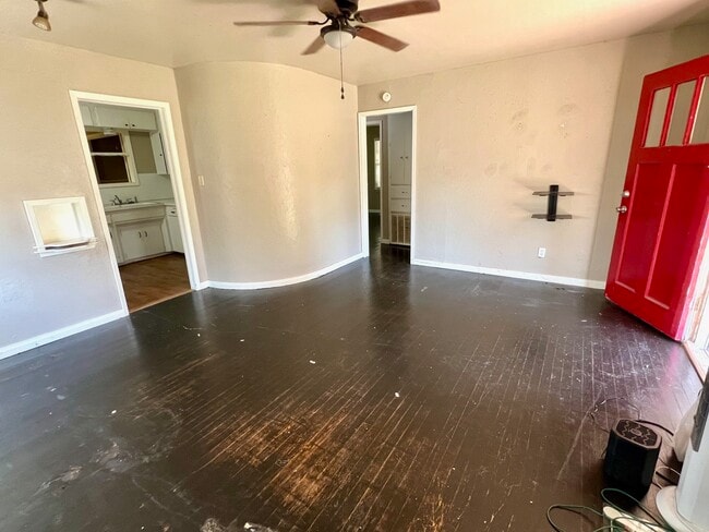 Photo - 533 E Fairchild Dr