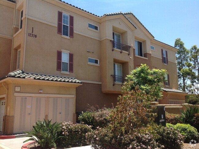 Building Photo - ***GORGEOUS 2 BED 2BATH CONDO***DEL MAR***...