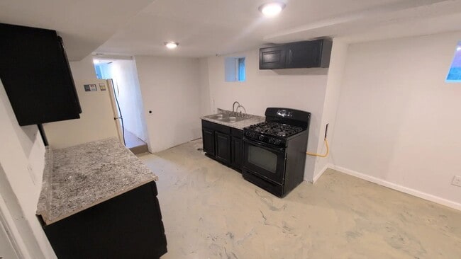 Building Photo - 14th St 3 Unit 3