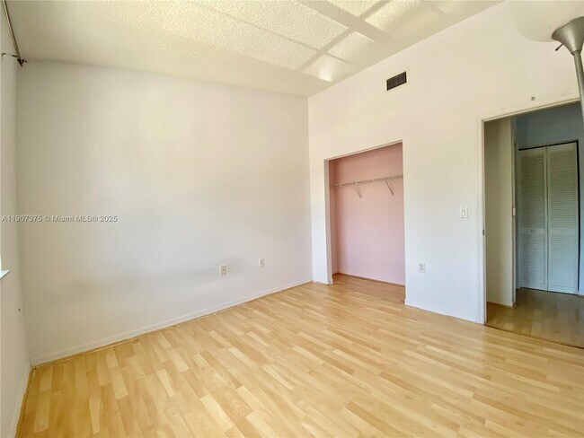 Photo - 2140 NW 78th Ave Unit 203