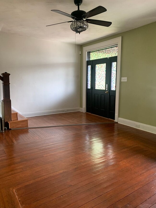 Photo - 3 Bedroom Single Family Home with Garage in Mount Washington!