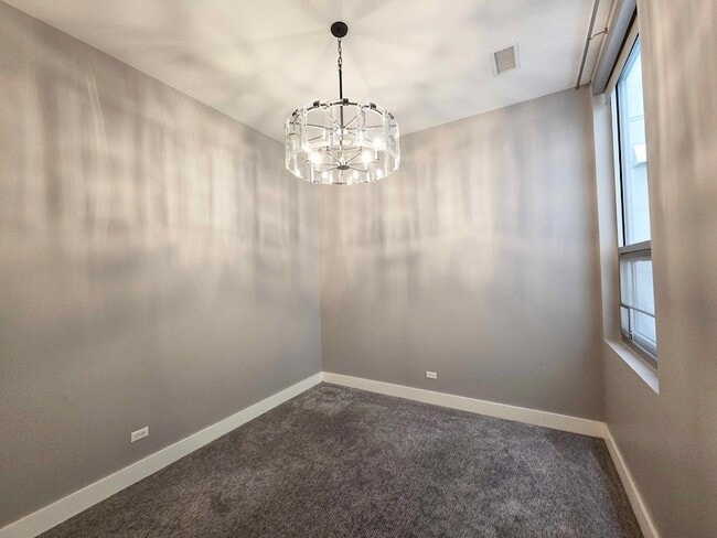 Photo - 1100 W Adams St