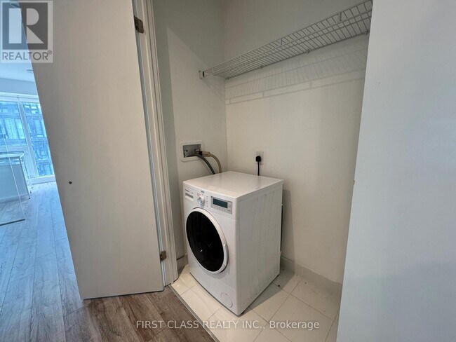 Photo - 77 Shuter St Unit 2509