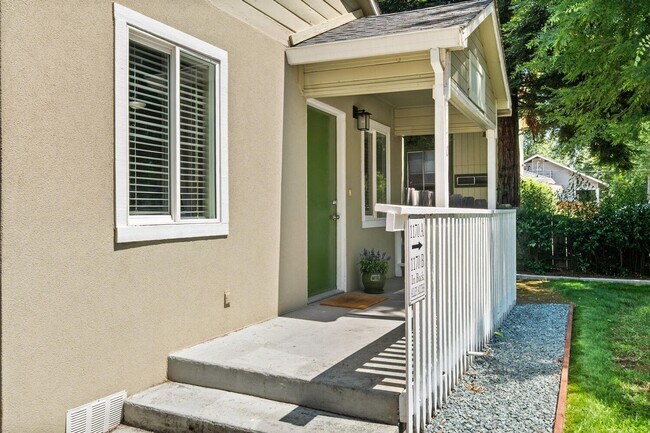 Photo - **Reserve for Summer 2026** Cute 2 Bedroom...