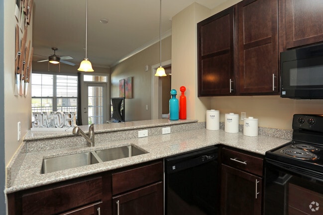 1BR - 783SF - Kitchen