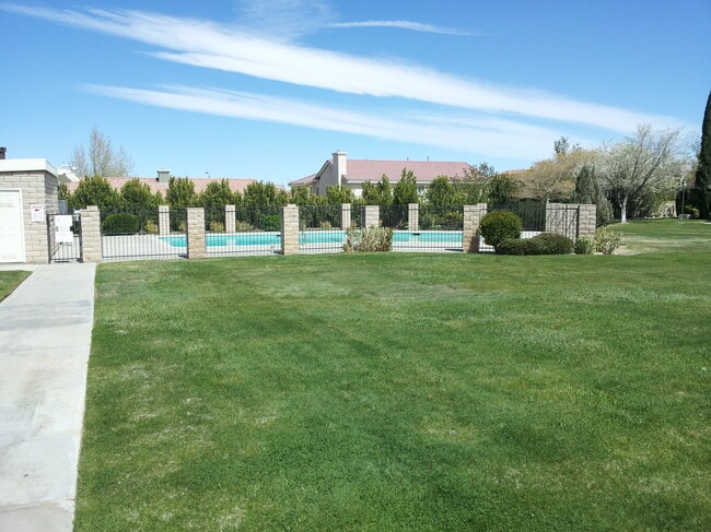 área común - 2851 W Ave J4