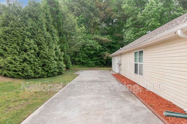 Photo - 121 Breckenridge Pointe