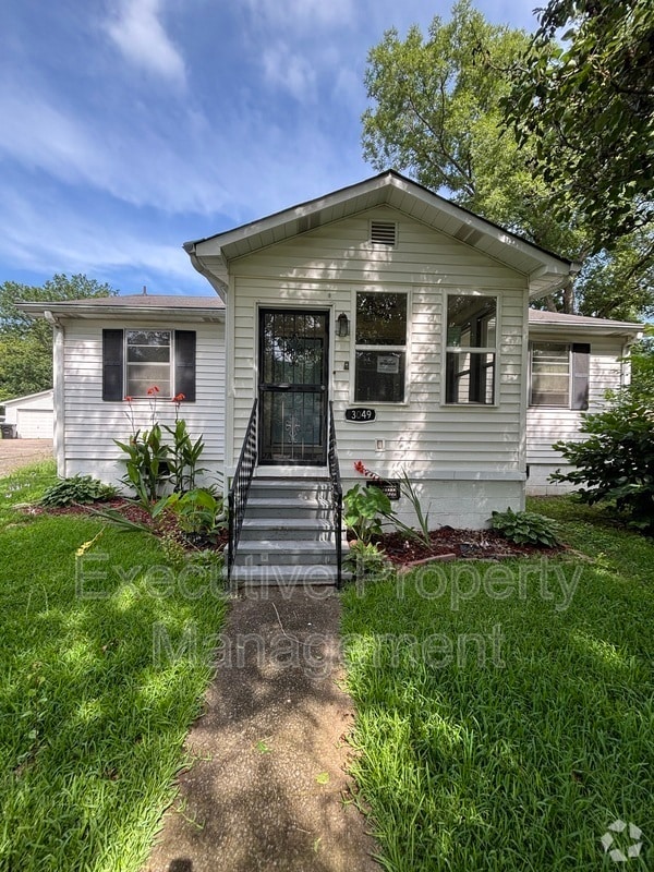 Building Photo - 3049 Highland Dr Rental