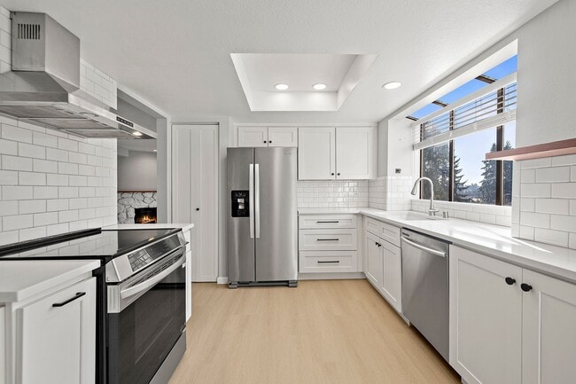 Building Photo - 17417 Ashworth Ave N Unit 201