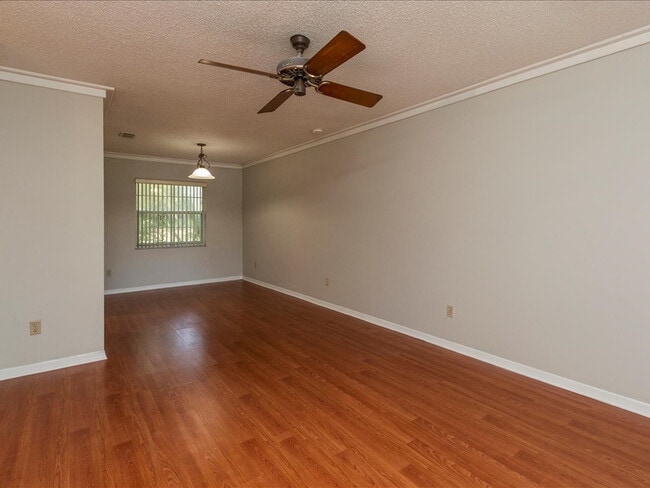 Photo - Single Family Pool Home Excellent Location