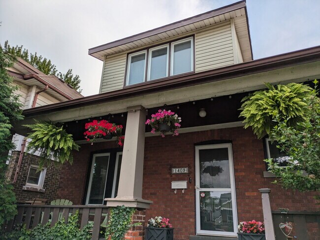 Photo - 1409 Marentette Ave