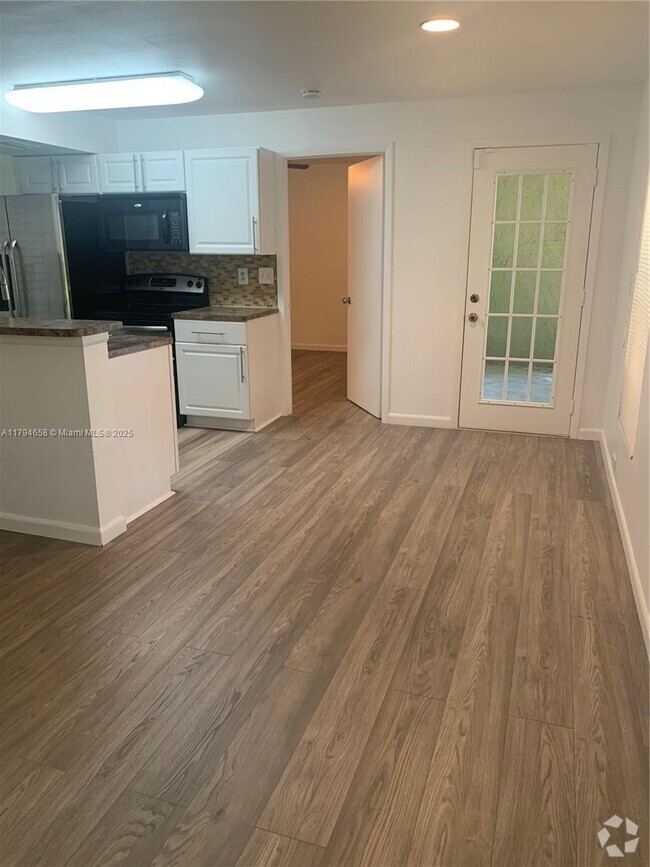 Building Photo - 8743 NW 39th St Unit 8743 Rental