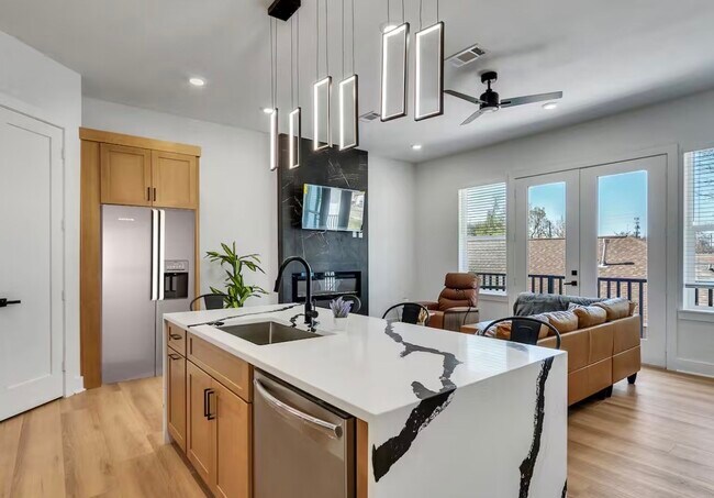 Photo - 2707 Berry St