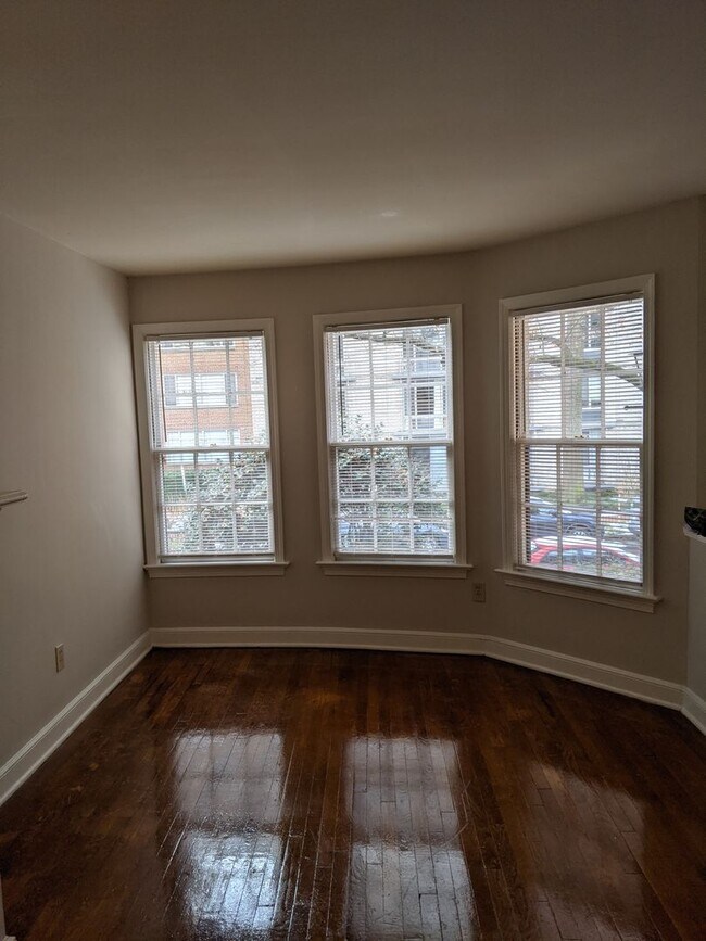 Photo - 945 25th St NW Unidad A